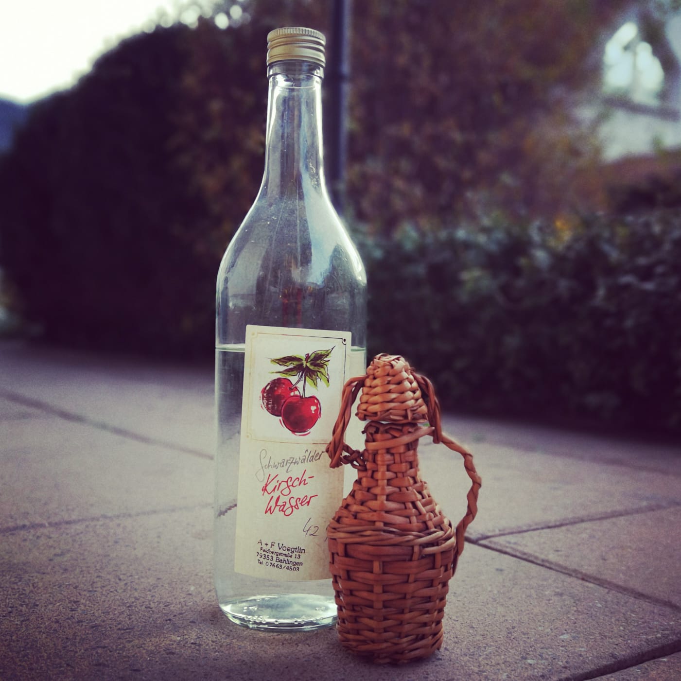 Kirschwasser und Korbfläschchen, das Jokelwasser des Schindlejokels